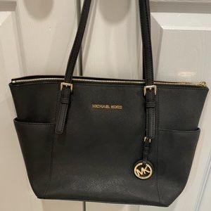 Michael Kors Large Saffiano Leather Top-Zip Tote Bag